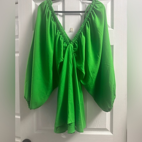 🆕 Plunging Neck Lantern Sleeve Ruched Bust Dress Green, Medium - Picture 3 of 9